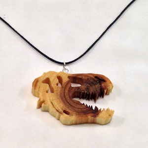 T-Rex Schädel Collier von Elm Holz Platte - Hand cut mit Dekupiersäge - kostenlose GLOBAL SHIPPING