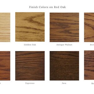 Op de afbeelding: Een grafiek met acht verschillende houtbeitskleuren op rode eik. De kleuren zijn: Natuurlijk, Gouden Eik, Antiek Walnoot, Bruin Mahonie, Candlelite, Espresso, Java en Rood Mahonie.