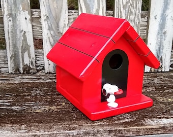 Snoopy Doghouse Birdhouse