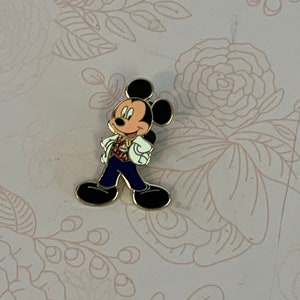 Disney Mickey Mouse Lapel Pin, Mickey Mouse pin, Disney trading pin, Disney Pin,  Disney Collectible pin, Character lapel pin