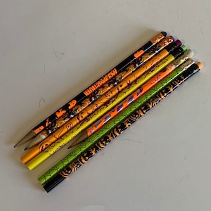 Vintage Halloween Pencils, Vintage 90s Pencils, Vintage Pencils, Vintage school supplies, Vintage Wooden Pencils, Pencil Lot