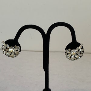 Vintage Trifari Rhinestone Earrings, Rhinestone Wedding Earrings, Trifari Clip on earrings, Trifari Earrings