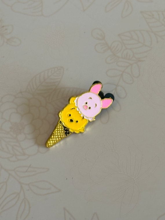 Winnie the Pooh and Piglet Pin, Disney Winnie the 