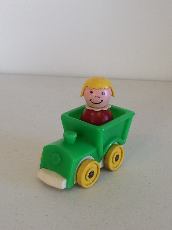little people green train