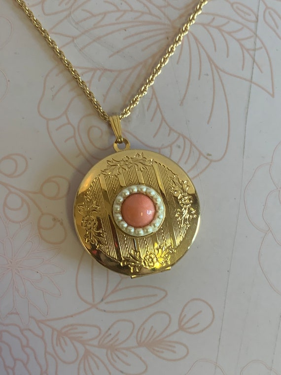 Vintage Avon Necklace,  Locket Necklace, Gold tone