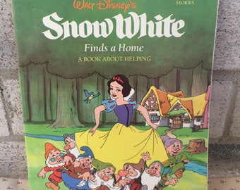 Snow White Finds a Home, A Book about helping, Disney Snow White and the Seven Dwarfs Little Golden Book,Snow White Little Golden Book