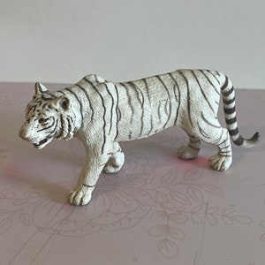 Schleich Tiger, Bengal #14729 – Triple Mountain Model Horses