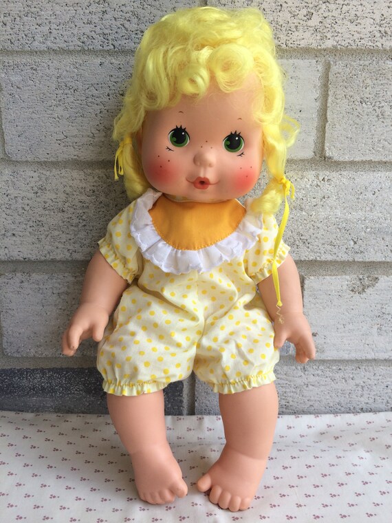strawberry shortcake blow kiss doll