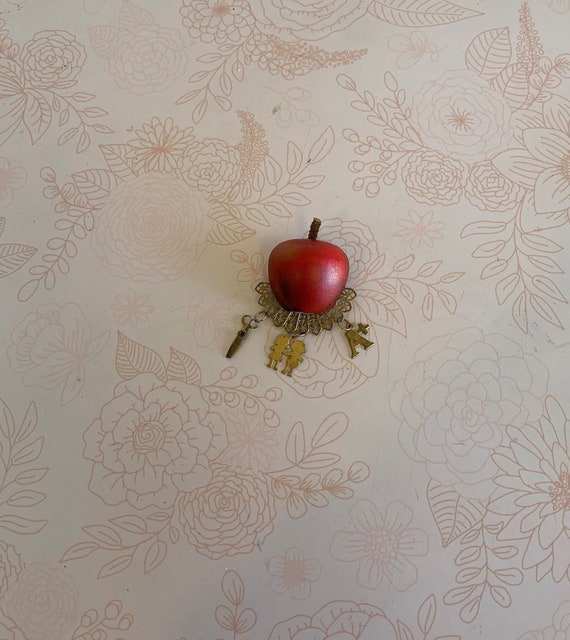 Vintage Apple Pin, Vintage Apple Brooch, wooden ap