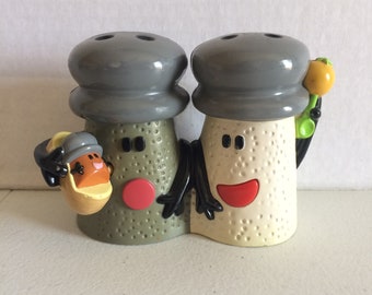 vintage 1999 Blues Clues Talking Singing Mr. Salt and Mrs. Pepper, Blues Clues salt and pepper talking toy, Blues Clues toy