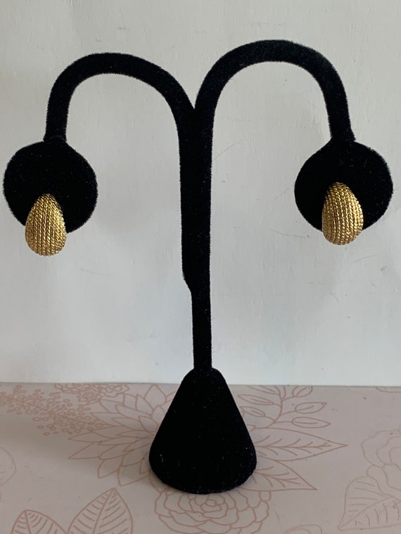Vintage Trifari  hoop earrings, Vintage gold tone… - image 1