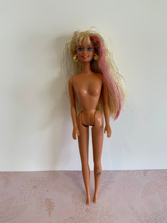 Poupée Barbie Coiffure Boucles et Couleurs