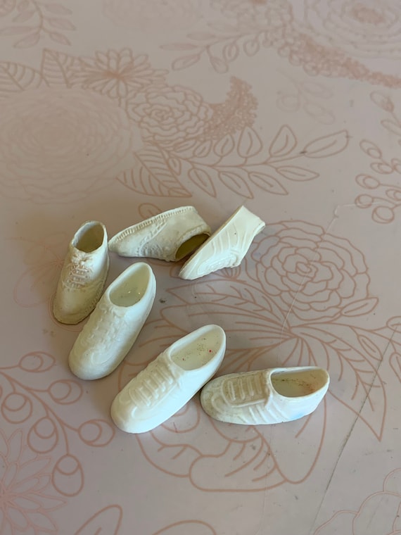 Chaussures de tennis Barbie vintage, chaussures Barbie vintage, chaussures  de mode Barbie vintage, chaussures de poupée de 12, chaussures de poupée  Barbie, chaussures Barbie, chaussures de poupée -  France