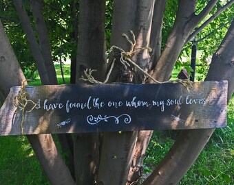 Letrero de boda de madera rústica pintado a mano, "He encontrado a la persona indicada" 44"
