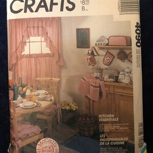 1980s McCalls Crafts Kitchen Essentials 4090