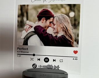 Personalized Photo and Music Plaque Night Light, Custom Couple Song Music Plaque with Scannable Code, Valentine's Day Gift for Him