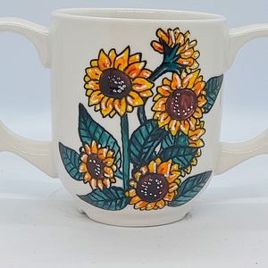 Handmålad värdighetsmugg med solblommor, mugg med dubbelt handtag, keramikmugg, mugg för vård och omsorg, mugg för funktionshindrade, fin mugg för henne