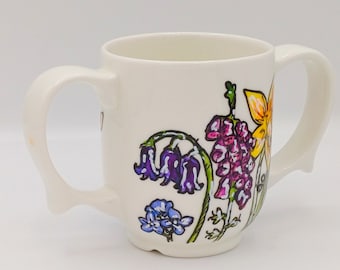 Tazza di dignità con fiori di campo gallesi dipinta a mano, tazza a doppio manico, tazza a 2 manici, aiuto per disabili, tazza in ceramica dipinta a mano