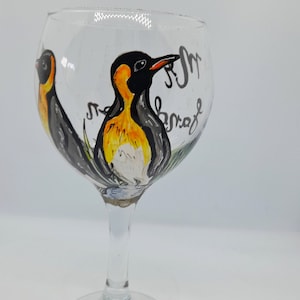 Hand painted penguins gin glass, penguin lovers gift, personalised gift,  gin glass, Xmas gift, Xmas glass, penguins in the snow , keepsake