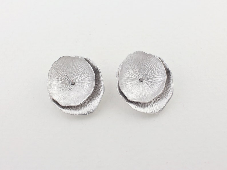 P0048Anti-Tarnished Matt Rhodium Plating over BrassLotus Connector16x17mm2pcs