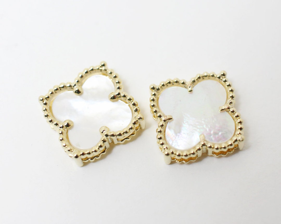 P0368/antitarnished Gold Plating Over Brass Mother of Pearl/4 Leaves