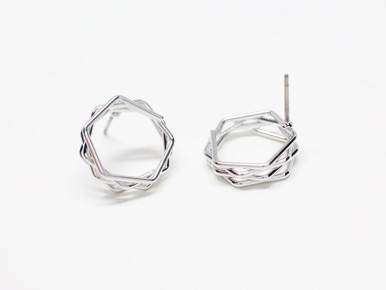 E0328Anti-Tarnished Rhodium Plating Over Brass+Surgical PostsLayered Hexagon Earrings15.5mm2pcs