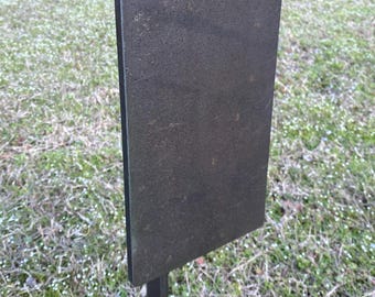 Blanco de tiro Magnum AR500 de 3/8" y 6" x 11" con zona A inferior, de acero IDPA/IPSC y soporte para estaca de 30" - AZ6x111-HSTD1AR500-30 IN