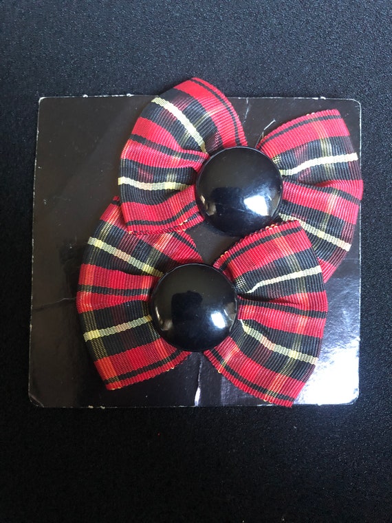Vintage Cute Plaid Bows with Black Center Button M