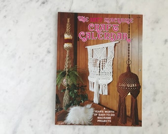 MACRAME How-To Instruction Guide // The 1977 Macrame Craft Calendar // A years worth of Easy to do Macrame Projects