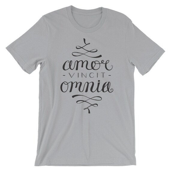 Liefde Overwint Alle Korte Mouwen T Shirt Amor Vincit Omnia Latijn