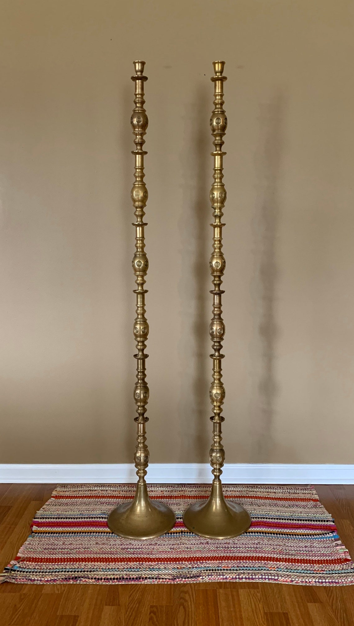 62 alto latón piso de velas Vintage par / grandes velas | Etsy