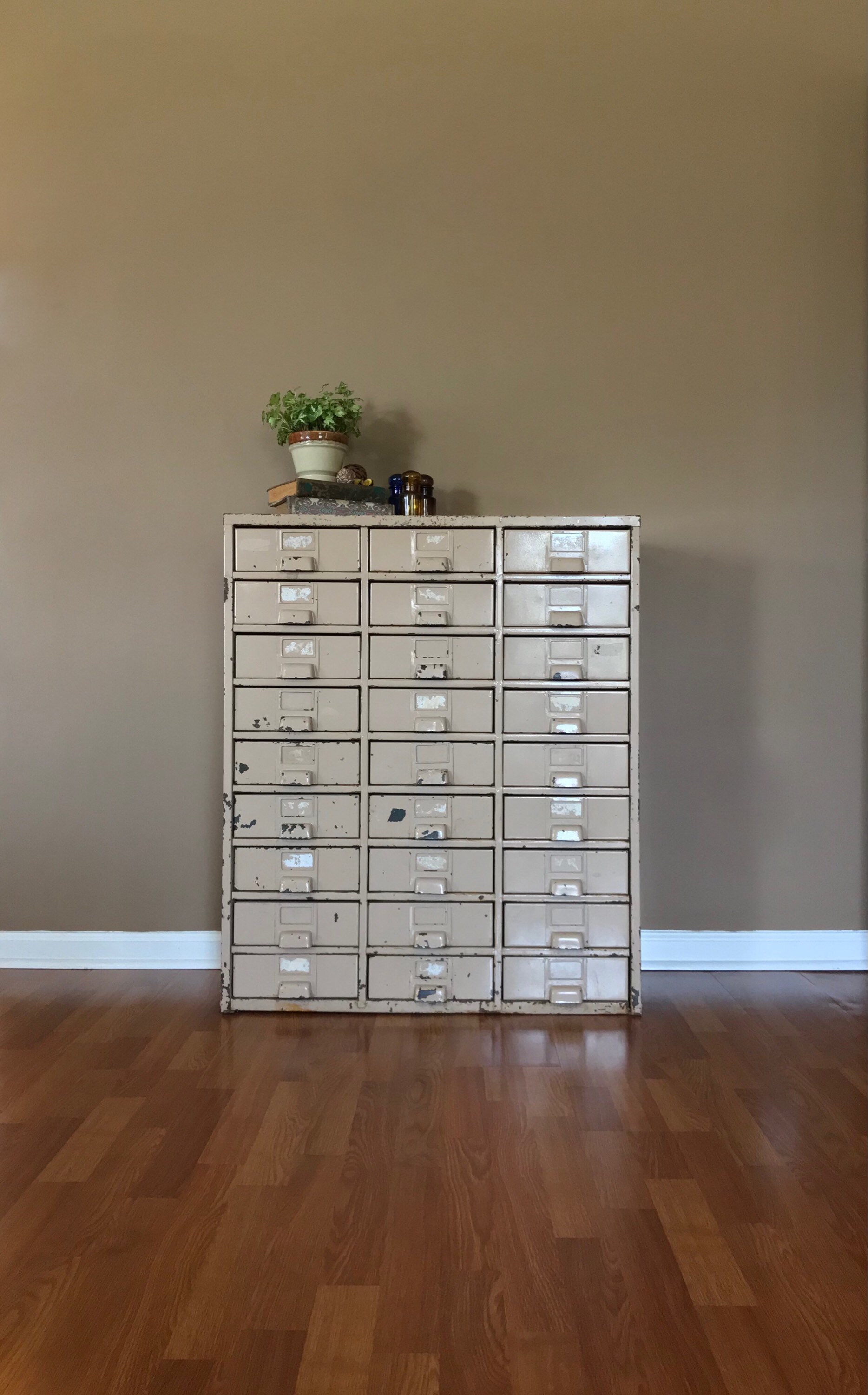 Vintage metal apothecary cabinet discount
