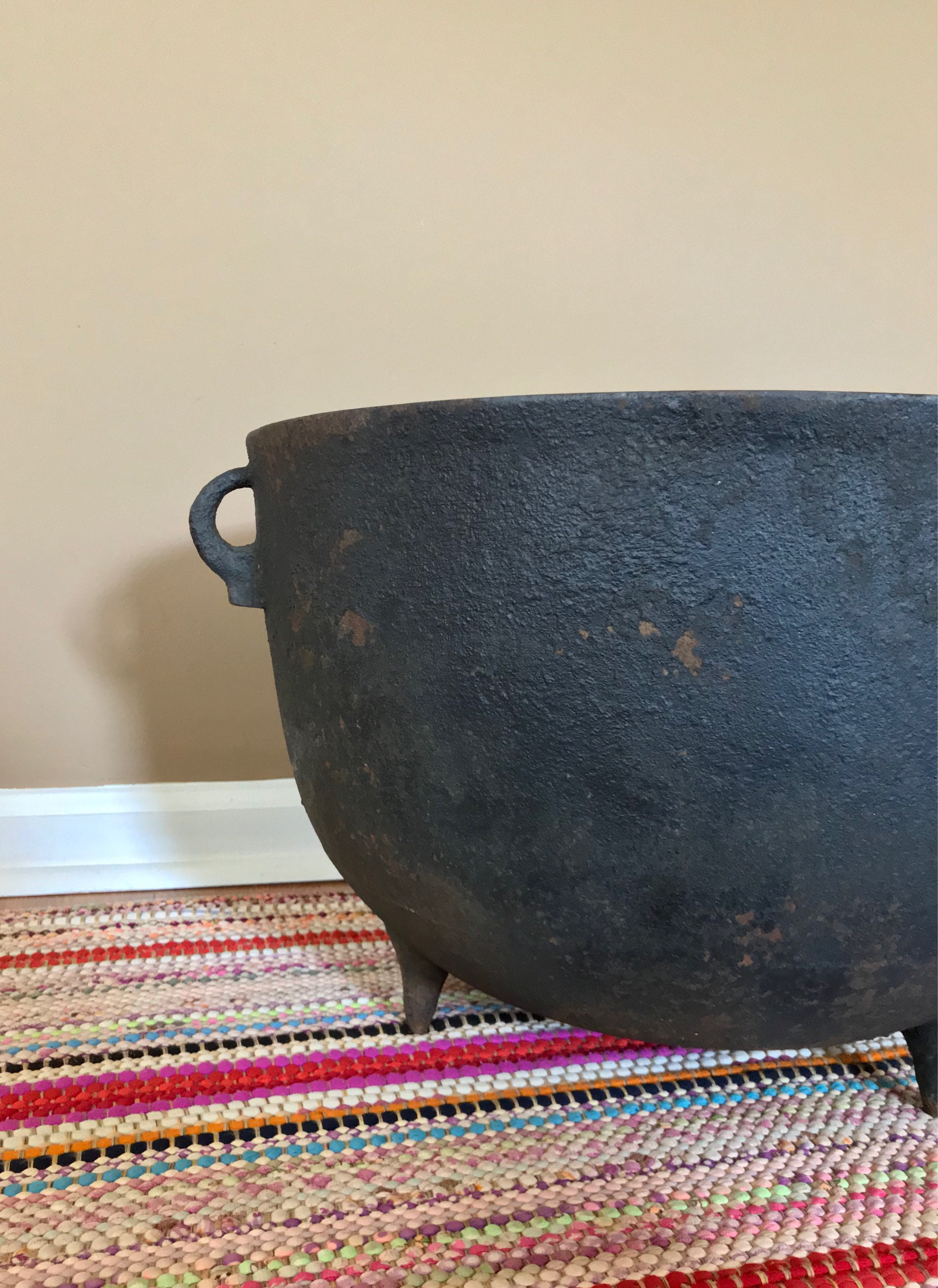 Large Cast Iron Cauldron / Antique Cauldron No. 15 / Black | Etsy