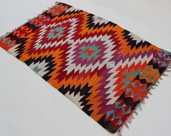Tissé à la main laine petit tapis Kelim, Boho Kilim tapis Oriental ancien Kelim plancher tapis tribaux, anatoian kilim tapis Vintage, zig-zag Design Kilim, 9193