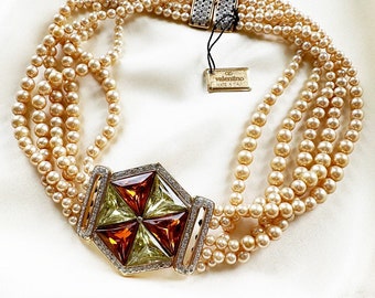 VALENTINO vintage faux pearl necklace with large rhinestone ornament collier from the 70s for wedding chique couture