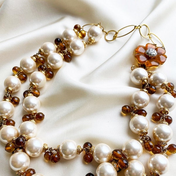 VALENTINO vintage pearl necklace with beautiful lock with original box goldplated beads brown and off white pearls