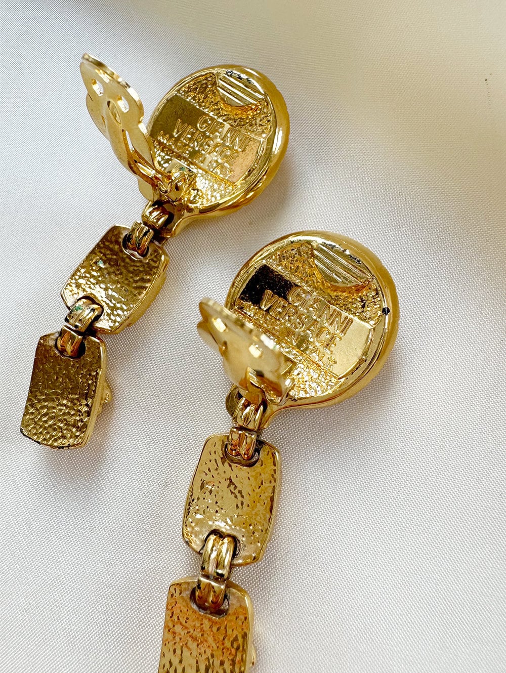 Gianni Versace - Authenticated Earrings - Gold Plated Gold for Women, Good Condition