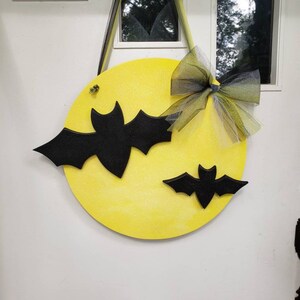 Glow in the Dark Full Moon with 3D Bats door hang