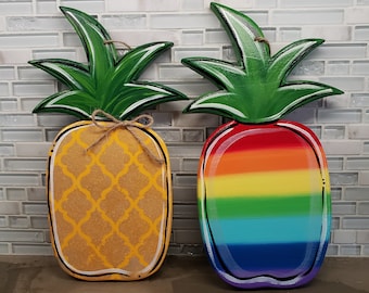 Cubicle Sized Pineapple hang in 2 design