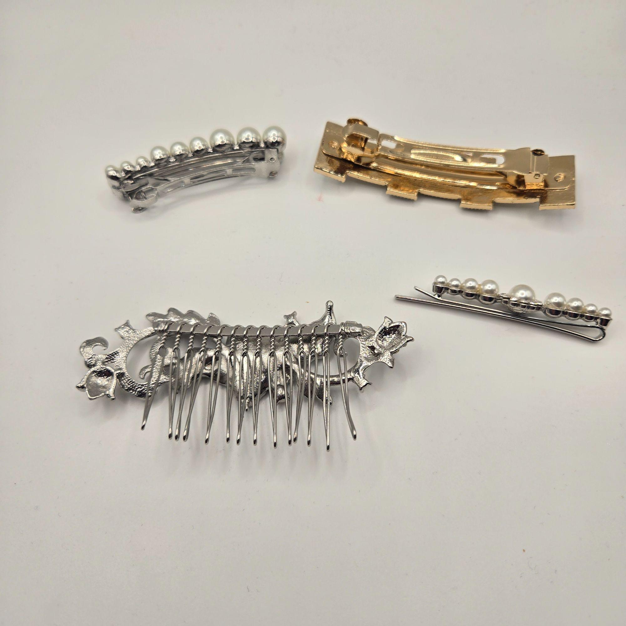 Vintage Lot of 4 Hair Accessories Barrettes Comb Bobby Pin  display picture 2