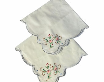 Ensemble de 2 serviettes brodées à la main vintage 16 x 15 Crème Floral Scalloped Edge