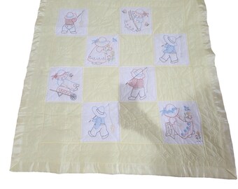 Vintage 80er Jahre Handgenäht Sunbonnet Sally Gelbe Krippe Quilt Decke bestickt