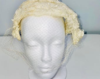 Vintage 50s White Organza Ruffled Puff Hat Elegant Tea Party  display picture 2