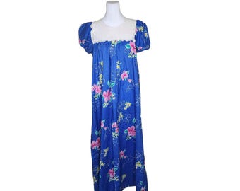 Vintage 70s Hawaiian Mumu Maxi Dress Womens Size M Blue Floral Eyelet Bib Front