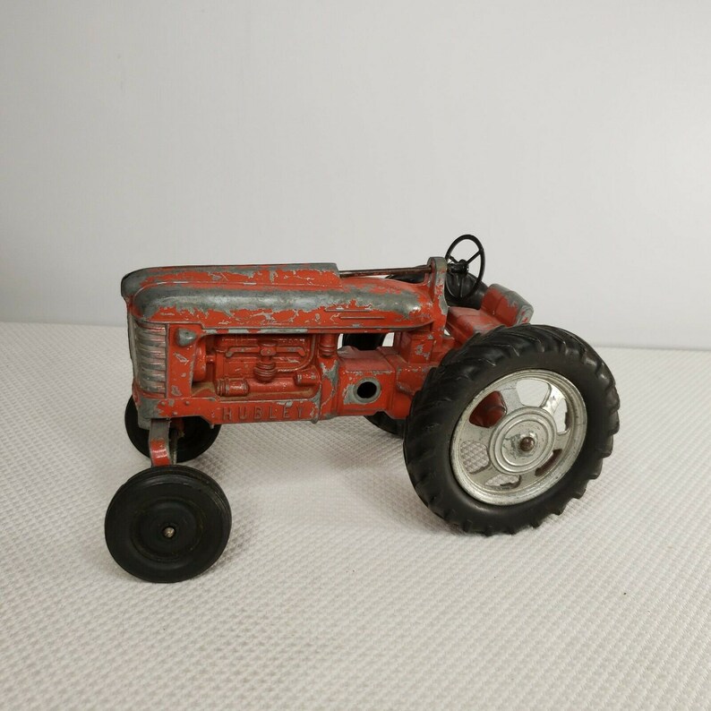 Vintage 1950s Hubley Toy Tractor International Harvester Red Etsy