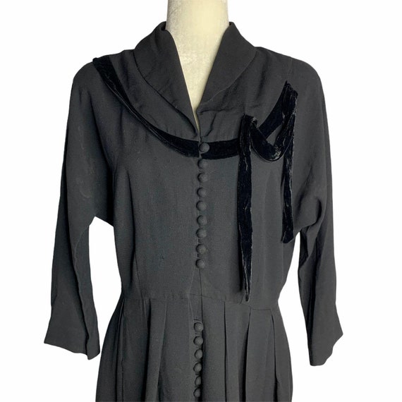 Vintage 50s Crepe Button Front Dress M Black Plea… - image 1