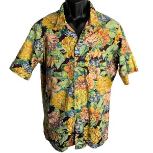 Camisa Paul Howard vintage dos anos 70 com botões, manga curta, floral, roxa, bolso
