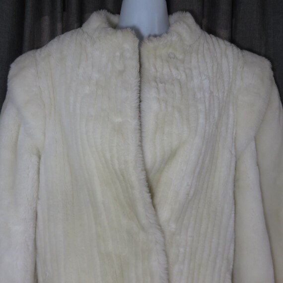 Vintage 80s Jordache L White Faux Fur 