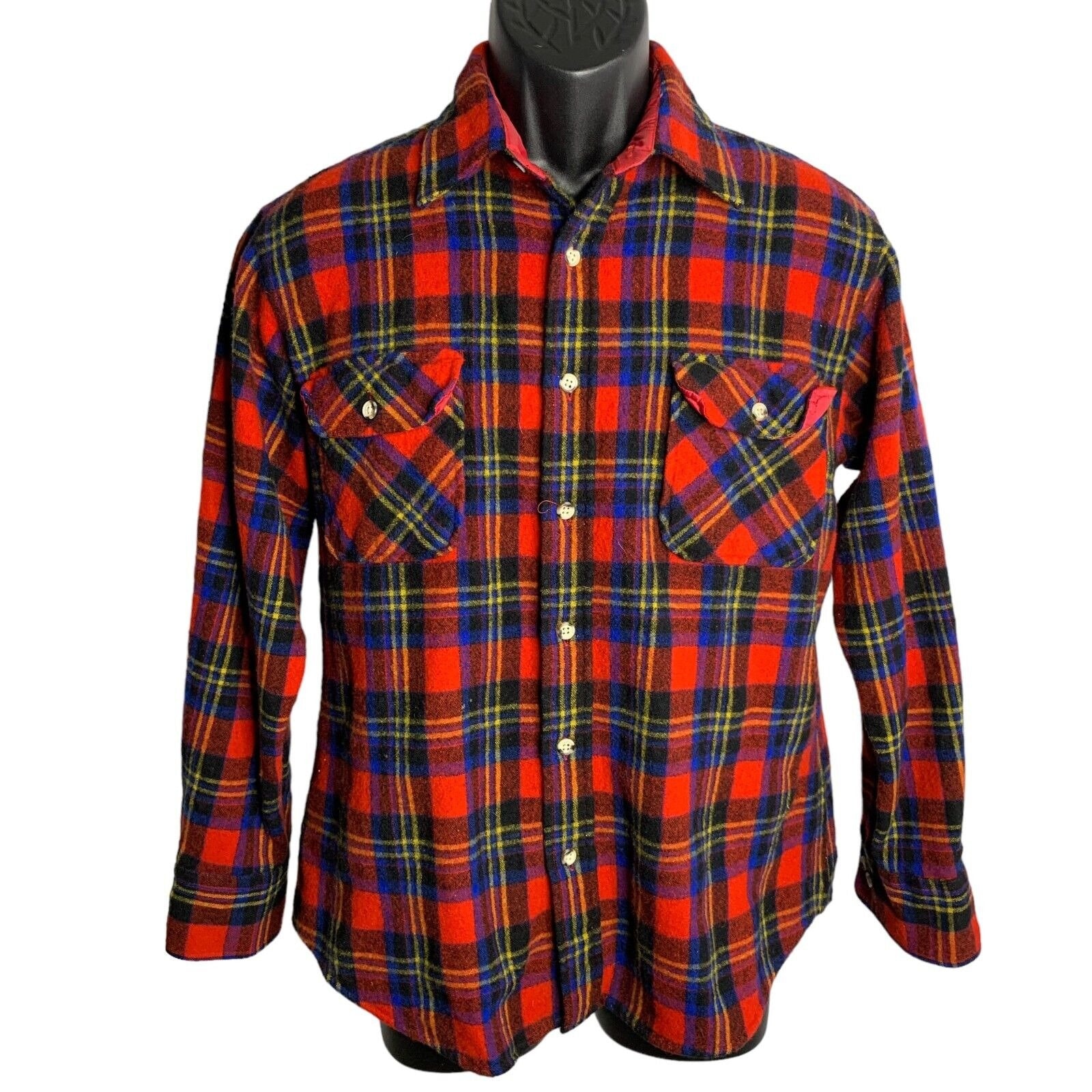 Chemise En Flanelle à Manches Longues à Carreaux Rouge Couleur Noire Fond Blanc 262099 4810
