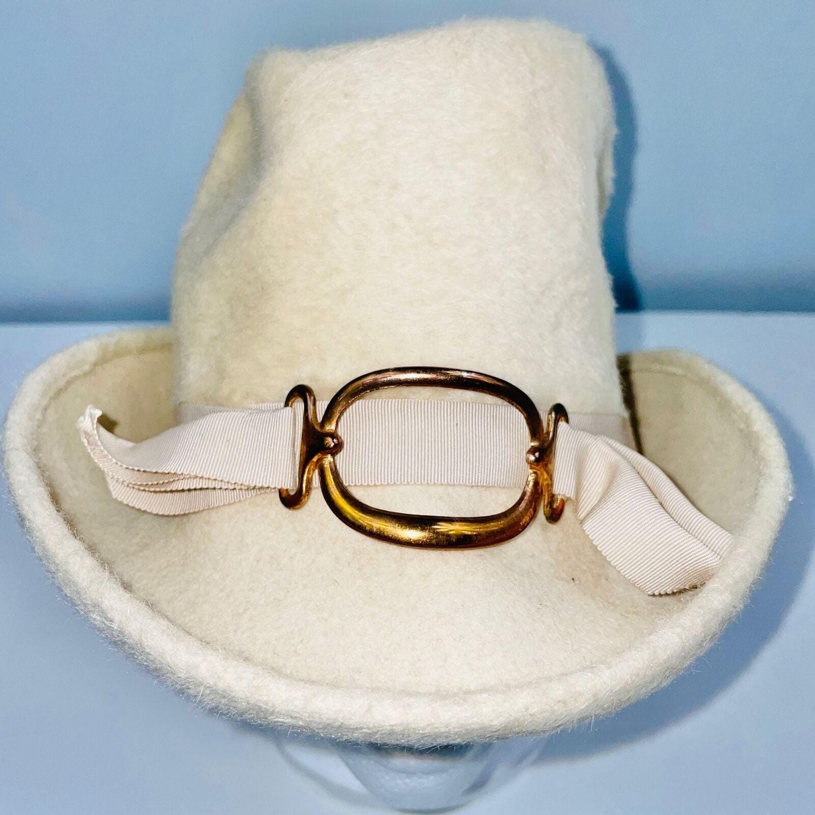 Chapéu Cloche Bege Gwenn Pennington Vintage Dourado para  display picture 3
